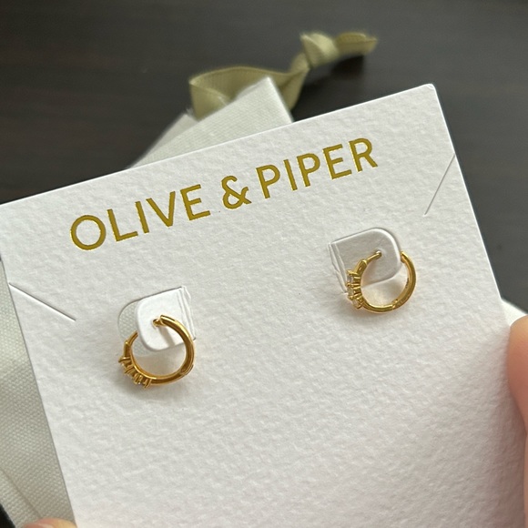 Olive & Piper 18K Gold Vermeil Taryn Hoops - Picture 2 of 8